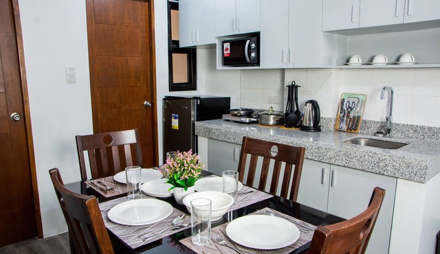 Gibbz Apartelle (Unit 204)