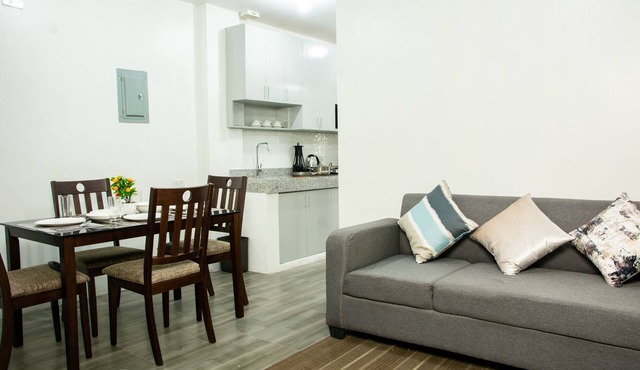 Gibbz Apartelle (Unit 206)