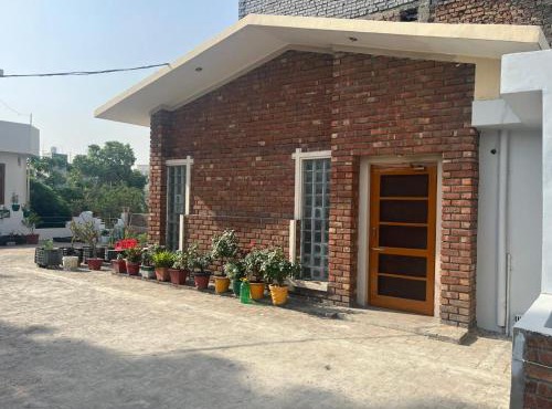 Green Backpacker's Hostel and Homestay