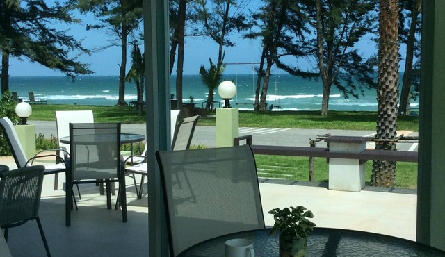 Greenseaviewresort Bangsaphan