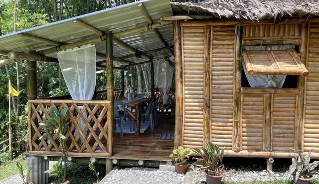 Hillcreek's Riverside Hideaway