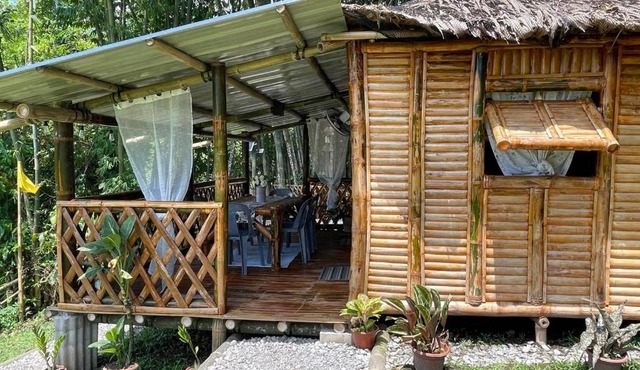 Hillcreek's Riverside Hideaway