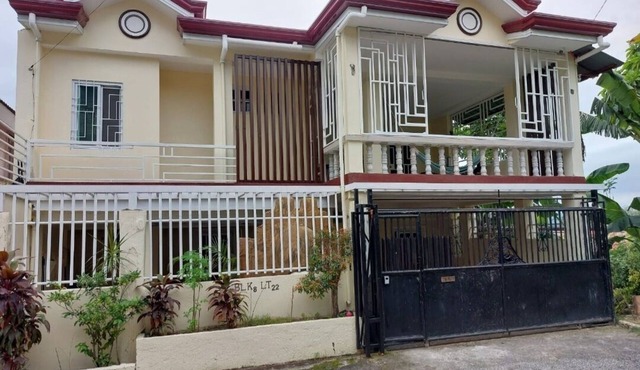 Hilltop Heights Retreat