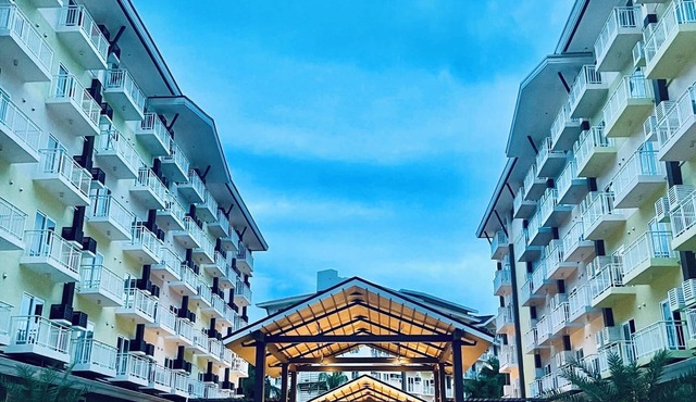 Home-feel unit near Airport. Safe and Secure. Perfect for a staycation/lay-over