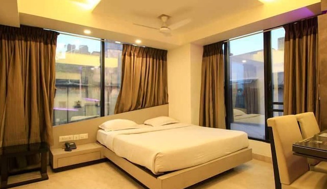 Hotel Aston International
