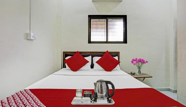 Hotel O S K Palace