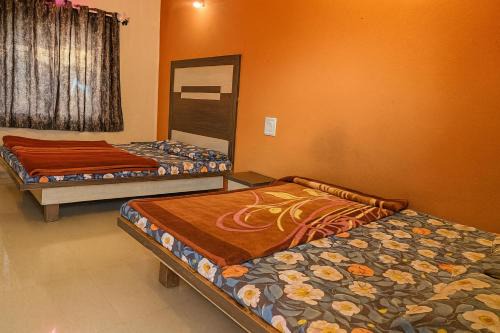 Hotel Sudama Palace - Mahabaleshwar , Couple & Family Stay Rooms with Free Wi-Fi in Main Market