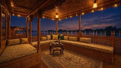 Imperial Group of Houseboats