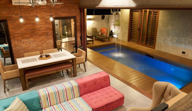 ISLA VILLA 1 amazing waterfall pool house near beach, bars & restaurants