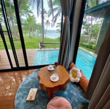 Jako Doma Beachfront Cabana