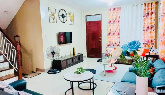 JimmyDi Sweet Home- With swimming pool, close to everything-12 min to the beach.