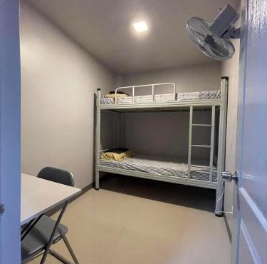 K and R Apartment Affordable Aircon Room with Wifi