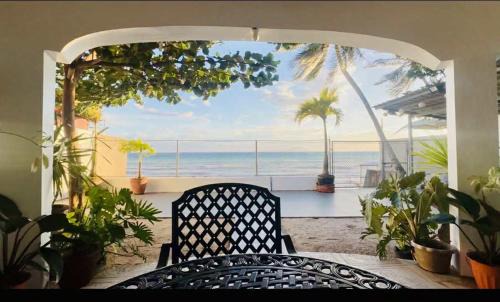 Kasa Mandulia Beachfront House