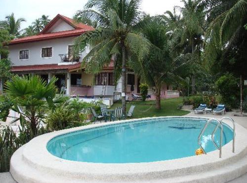 Las Flores Beachside Hotel