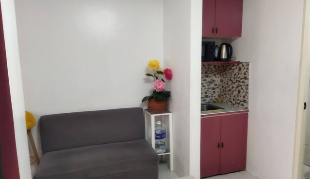 Las Sargas Charming Condo Just Steps from Enchanted Kingdom