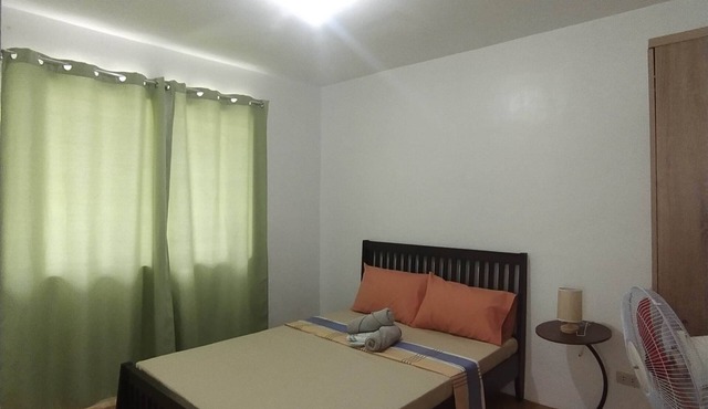 Liz transient housen4 bedroom/3 Toiletn16 guest can accupy