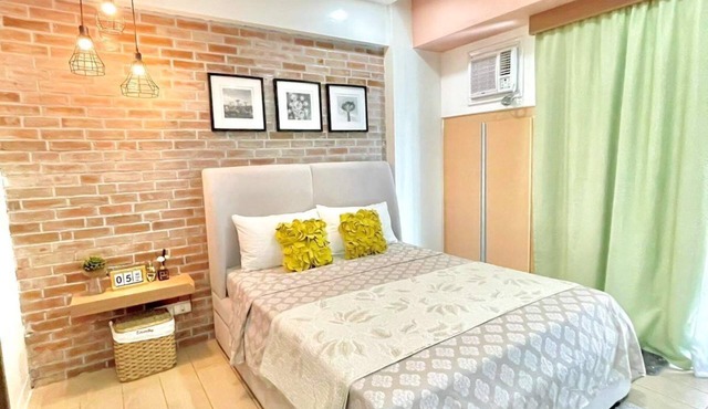 Lovely Unit W/free Wifi & Netflix Across Naia T3 Airport
