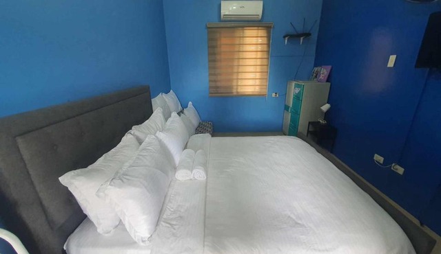 Lucena Meg's Studio Apmnt VIP rm-Near SM-Wifi