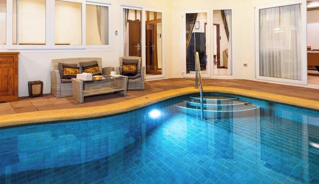 Luxury 4BR pool villa Pratamnak Soi5 - 50m to beach