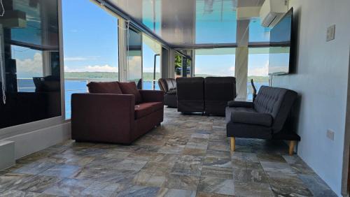 Lydia's House, Samal beach front apartments