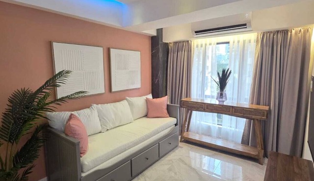 Majestic XL Suite 48sqm 1 Bedroom Apartment in BGC