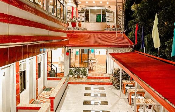 Mario's Travellers Inn