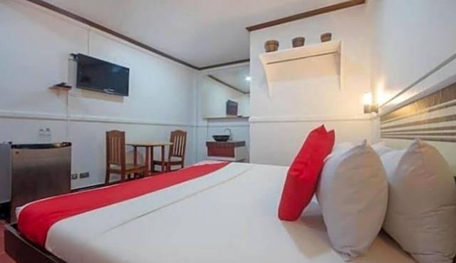 Max Travellers Inn