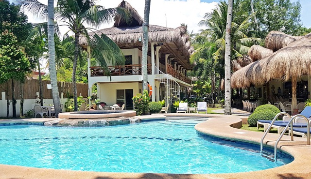 Mike's Dauin Beach Resort