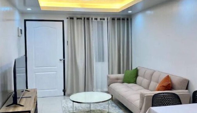 Modern 1BR King Bed near SM Mall