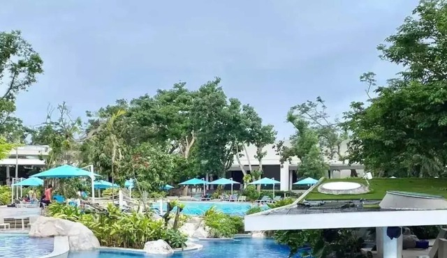 Modern Style flat w/ exceptional and majestic view of nature!