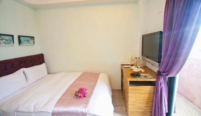 Moroccan Holiday Suite