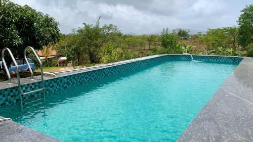 Mullberry Lakeview with private pool