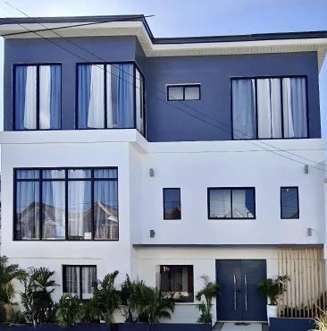 New Modern Suite Near Airport & Beach