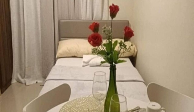 Ocean Breeze Condo in Lapu-Lapu - Private Room with Balcony