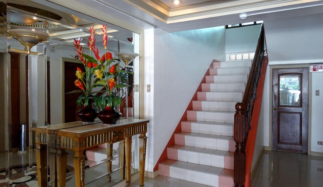 Orange Grove Hotel