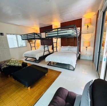 Panika family room