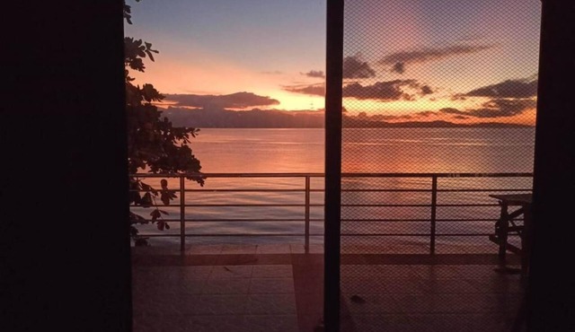 Paradise on Sogod Bay, 3 bedrooms/2 Full Baths, Ocean View, Pet- friendly.