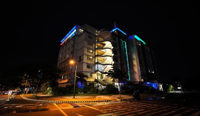 Paseo Premiere Hotel