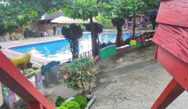 Perfect 1-bedroom resort with AC in delightful Kadingilan