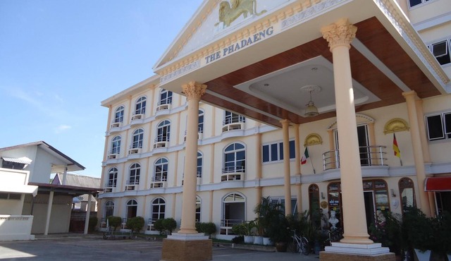 Phadaeng Hotel