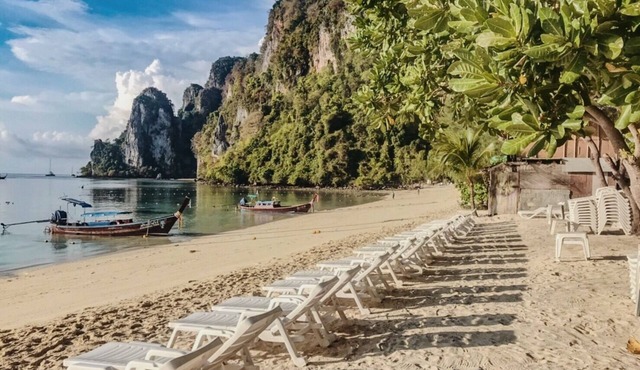 Phi Phi Nice Beach Resort
