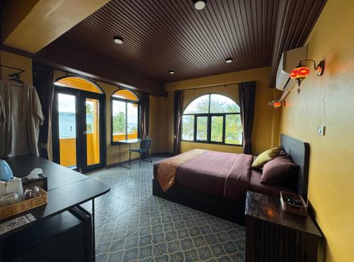 Phoenix Room
