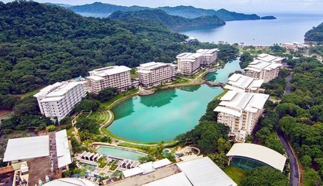 Pico de Loro Beach and Country Club 3brJacbg01Cam