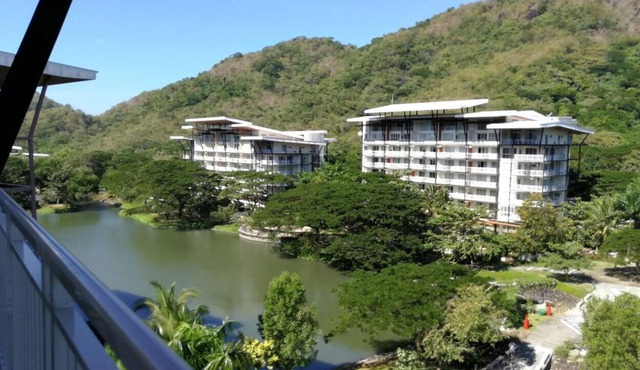 Pico de Loro Beach and Country Club 3br6 Penthouse