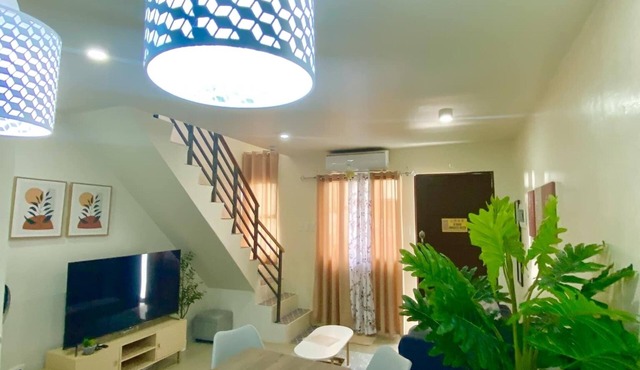 Piper's Pad-Cozy 2-bedroom - Near the Airport - Air-Conditioned. WIFI - Kitchen.