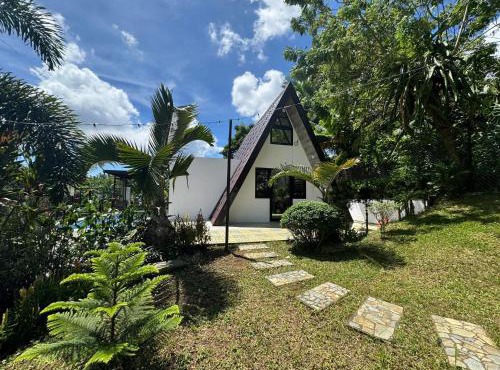 PRIVATE VILLA IN TAGAYTAY with PRIVATE POOL and Basketball Court LMN PLACE