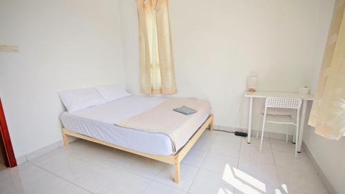 Puri Home Sweet Home Shared Bathroom & Living