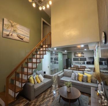 QHouse - 2 Storey House with 4 Bedrooms and 2 Bathrooms