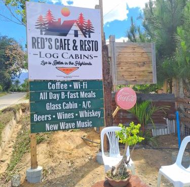 Red's Cafè & Resto- Glass Cabin