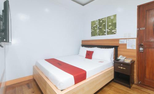 RedDoorz at Nick Hotel Isabela